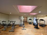 Fitness centrum a/nebo fitness zařízení v ubytování Sea Views Indoor Pool Sauna Gym Wifi