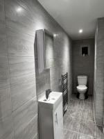 Koupelna v ubytování New 2BED Kay Road SW9 London
