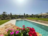 The swimming pool at or close to Splendida Villa NATURE- APPARTAMENTO ARANCIO a Scopello - Zingaro
