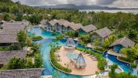 Der Swimmingpool an oder in der Nähe von Island Escape Burasari