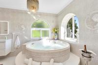 Koupelna v ubytování Most Luxurious Villa Costa del Sol