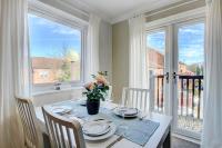 Balkón nebo terasa v ubytování 2 Minutes from MK Central by car- 2 Bed Apartment - 2 Free Parking spaces- Hosted by StayinMK
