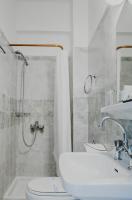 Messini Hotelにあるバスルーム