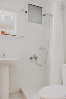 Messini Hotelにあるバスルーム