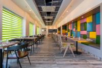 Restaurace v ubytování Le Roi Dehradun at Dehradun Railway Station