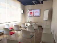 Zona business o sala de conferencias en Ibis Elche