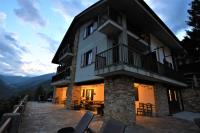 Výhľad na hory alebo výhľad na hory priamo z of the bed and breakfast
