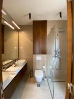 Ein Badezimmer in der Unterkunft Belsize Villas