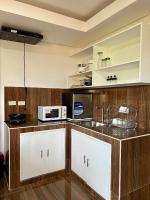 Island Wanderers Innにあるキッチンまたは簡易キッチン