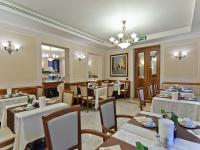 Reštaurácia alebo iné gastronomické zariadenie v ubytovaní Tmark Hotel Vaticano