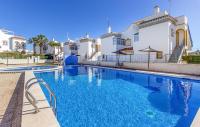 Bazén v ubytování 2 Bedroom Nice Apartment In Torrevieja nebo v jeho okolí