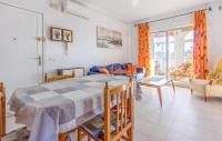 Posezení v ubytování 2 Bedroom Nice Apartment In Torrevieja