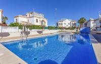Bazén v ubytování 2 Bedroom Nice Apartment In Torrevieja nebo v jeho okolí