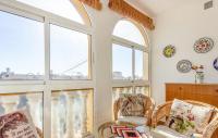Posezení v ubytování 2 Bedroom Nice Apartment In Torrevieja