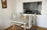 Kuchyň nebo kuchyňský kout v ubytování Apartamento 1ª linea de mar