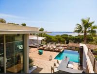 O vedere a piscinei de la sau din apropiere de Villa d&#39;exception avec piscine &agrave; 300 m de la mer &agrave; Sainte Maxime - Villa Oc&eacute;ane