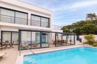 Bazén v ubytování Maresia Villa Mar nebo v jeho okolí