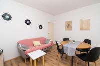 Posedenie v ubytovaní Apartment Near the center and beach