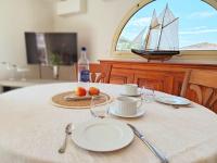 Telewizja i/lub zestaw kina domowego w obiekcie Soleil Soleil, Villa sur le toit grande terrasse