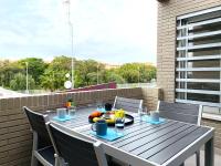 A balcony or terrace at Magnifico apartamento de planta alta LA ISLA