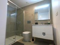 A bathroom at Magnifico apartamento de planta alta LA ISLA
