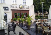 Un restaurant sau alt loc unde se poate mânca la Artystyczny