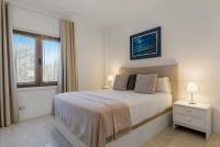 Postel nebo postele na pokoji v ubytování 1 Bedroom Apartment in Andalucía del Mar - Puerto Banús