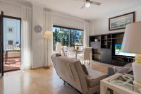 Posezení v ubytování 1 Bedroom Apartment in Andalucía del Mar - Puerto Banús