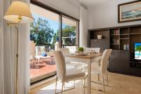 Posezení v ubytování 1 Bedroom Apartment in Andalucía del Mar - Puerto Banús