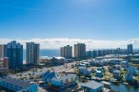 eine Luftansicht einer Stadt mit hohen Gebäuden in der Unterkunft Summer at Family Bungalow w Pool! 4min Walk to Beach! in Gulf Shores