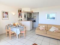 Kuchyňa alebo kuchynka v ubytovaní Apartment Les Bastides - O5 018 by Interhome