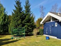 Zahrada ubytování Holiday Home Frithlef - 900m from the sea by Interhome