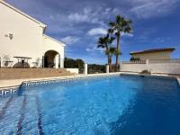 Bazén v ubytovaní Three bedroom villa with private pool in Moraira alebo v jeho blízkosti