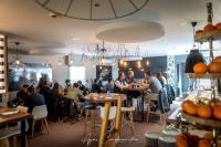 Oaspeți care stau la Hôtel Karène