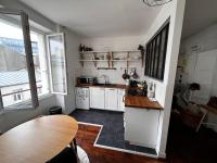 Dapur atau dapur kecil di Joli logement r&eacute;nov&eacute; proche centre-ville