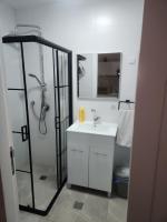 Ein Badezimmer in der Unterkunft Shalom&#39;s place