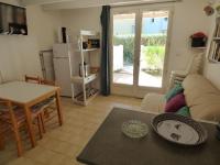 Televízia a/alebo spoločenská miestnosť v ubytovaní "Azur & Soleil 6" -Duplex en rez de jardin -Parking-Plage Richelieu à 400m