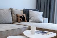 Posezení v ubytování Modern & Stylish Sea Apartment with Parking