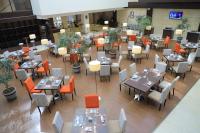 Un restaurant u otro lugar para comer en Cassiopeia Hotel