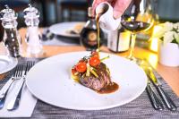 Jídlo v hotelu nebo okolí