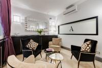 Χώρος καθιστικού στο Residenza A -Via Veneto Fashion Rooms -self check-in