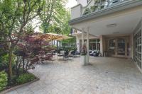 Vonkajšia záhrada v ubytovaní Hotel Athena