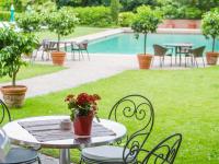 Bazén v ubytování Park Hotel Principe nebo v jeho okolí