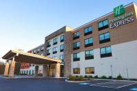una imagen del frente de un hotel en Holiday Inn Express Oneonta by IHG, en Oneonta