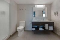 Home2 Suites By Hilton Las Vegas Southwest I-215 Curveにあるバスルーム