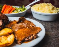 Φαγητό σε αυτό το πανδοχείο ή κάπου εκεί κοντά