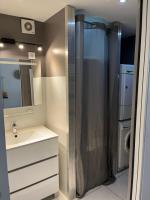 Vonios kambarys apgyvendinimo &#x12F;staigoje Disney, appartement pour 5 personnes &agrave; la campagne