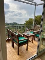 Balkón alebo terasa v ubytovaní SeaHomes Vacations, LA CASA BLUE Mediterranean Lifestyle