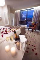 Opera Suite Hotelにあるベッド