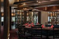 Restaurace v ubytování Anantara Riverside Bangkok Resort